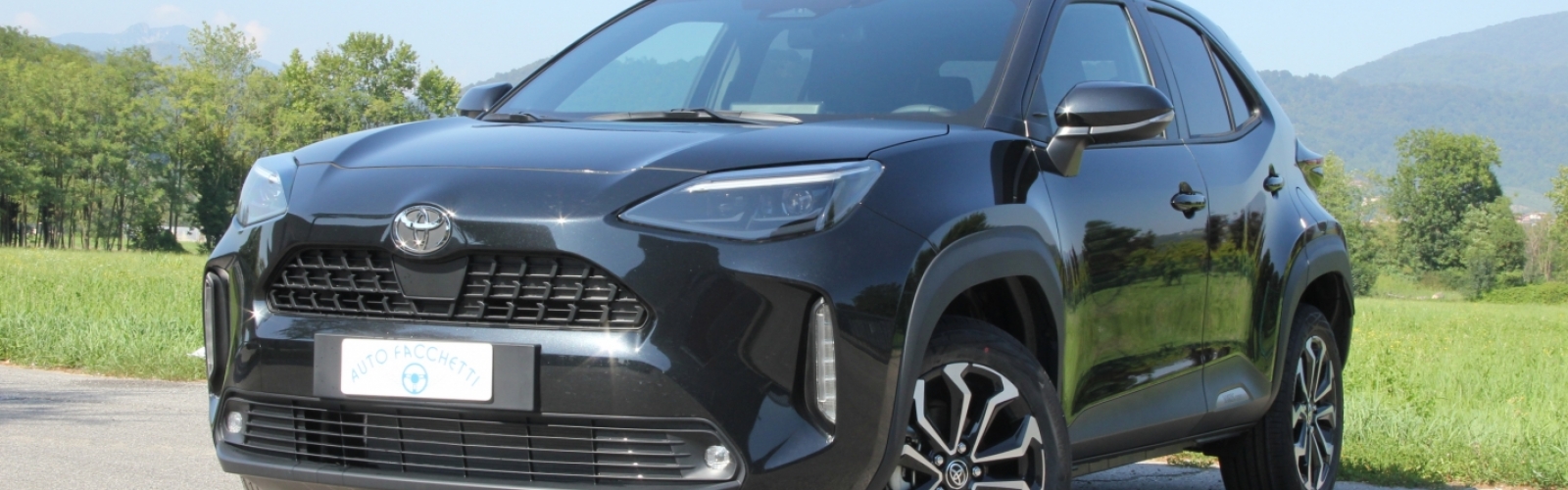Toyota Yaris Cross 1.5 Hybrid 130cv e-CVT Black & White